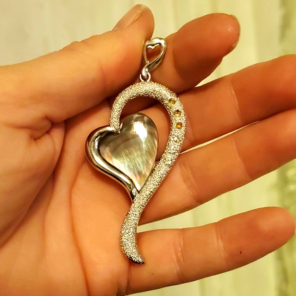 New Unique Wrapped Heart Shaped Abalone Shell Silver Pendant. - Picture 9 of 16